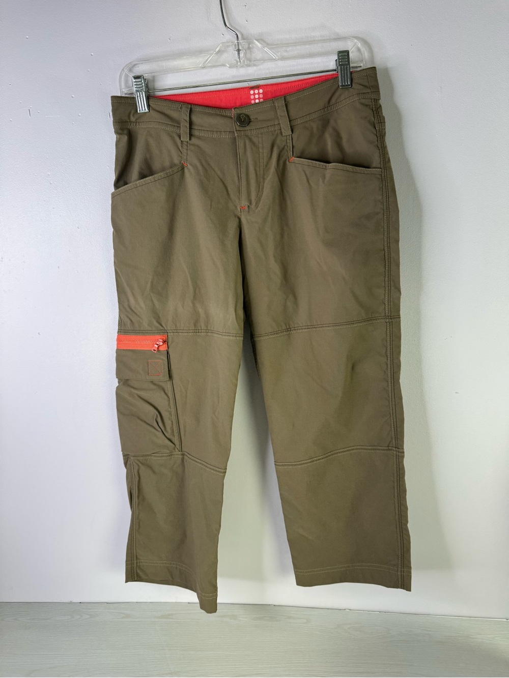 Title Nine Women’s Athletic Cargo Capri Pants size 2 nylon